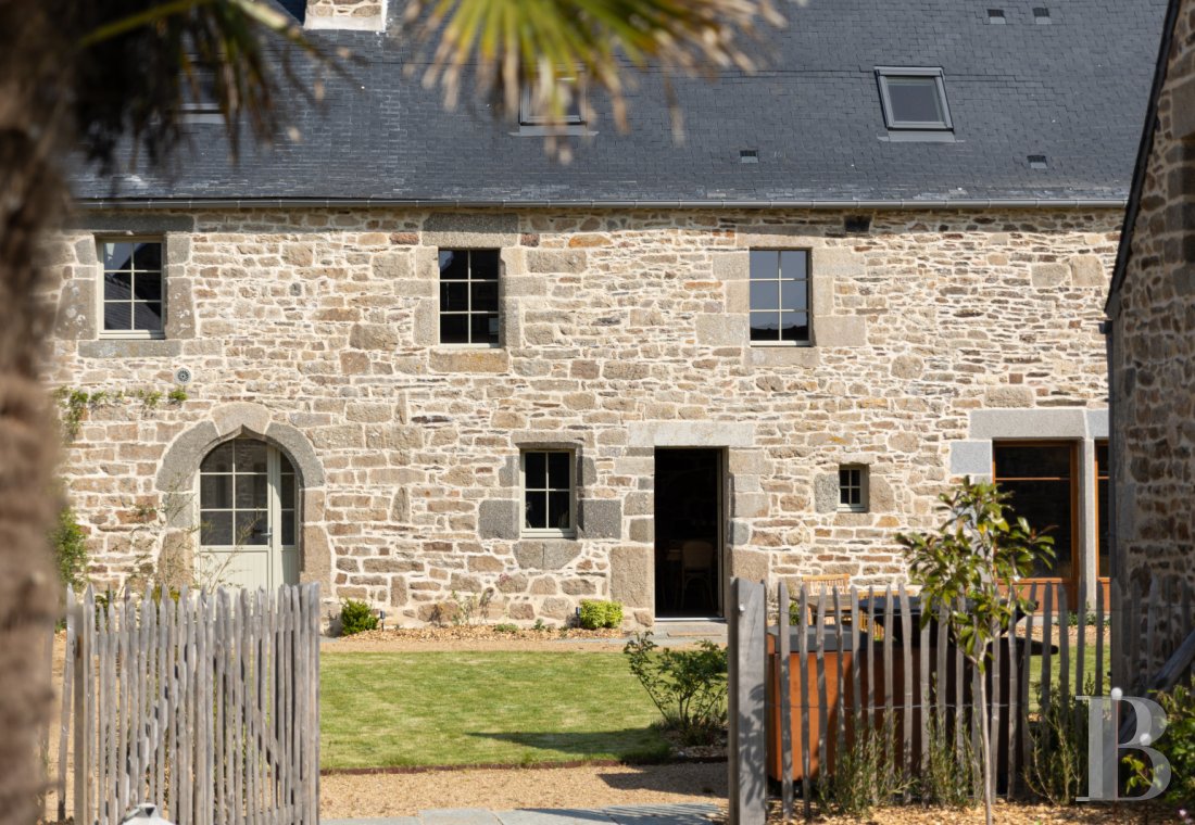A late 16th-century manor house in the heart of a village near the Pink Granite Coast in the Trégor region - photo  n°22