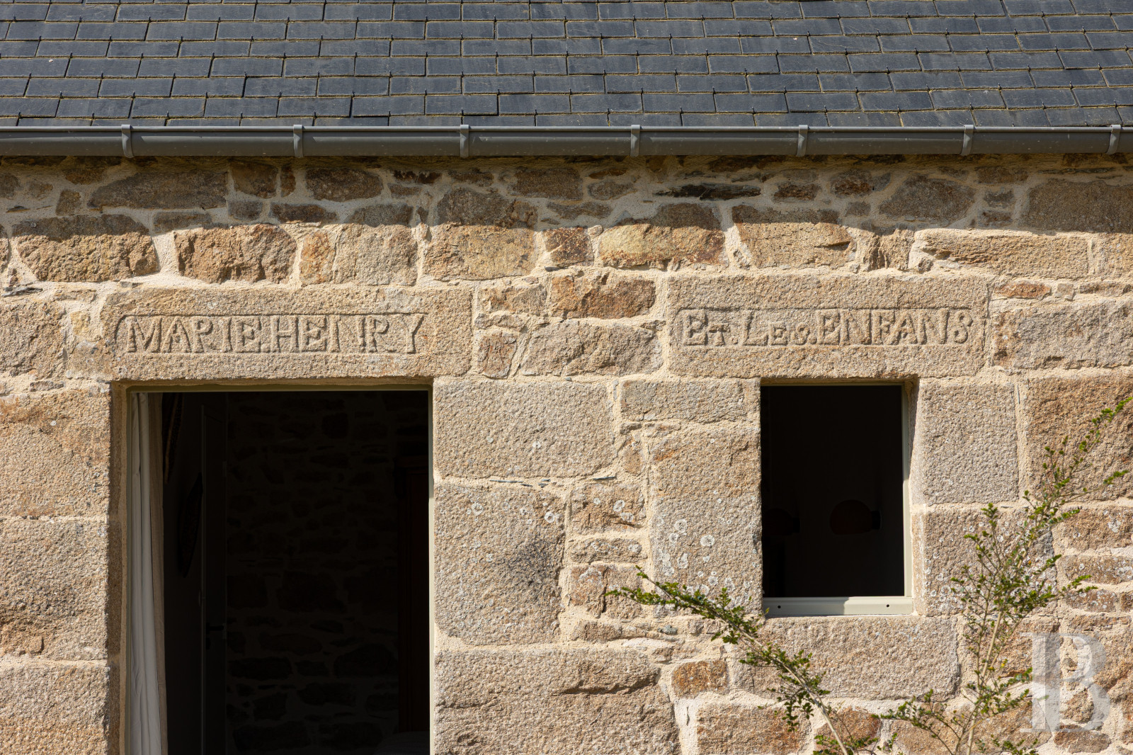 A late 16th-century manor house in the heart of a village near the Pink Granite Coast in the Trégor region - photo  n°21