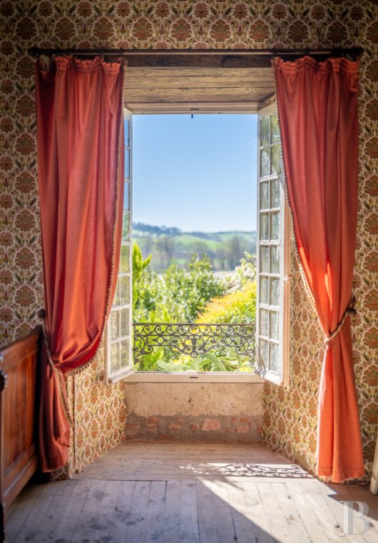 chateaux for sale France midi pyrenees   - 10