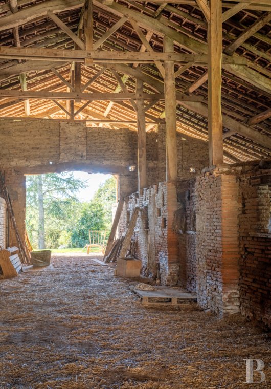 chateaux for sale France midi pyrenees   - 16