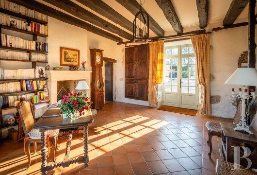 character properties France aquitaine   - 8