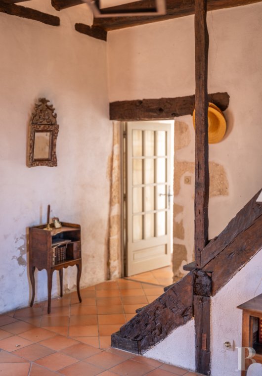 character properties France aquitaine   - 6