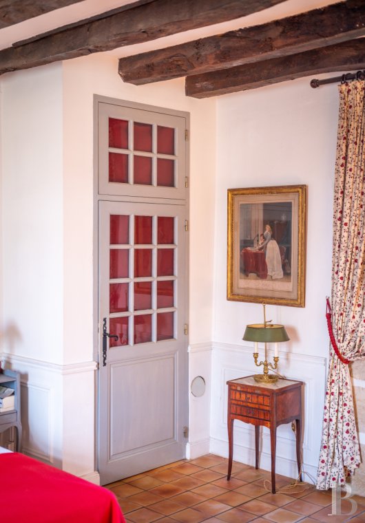 character properties France aquitaine   - 10