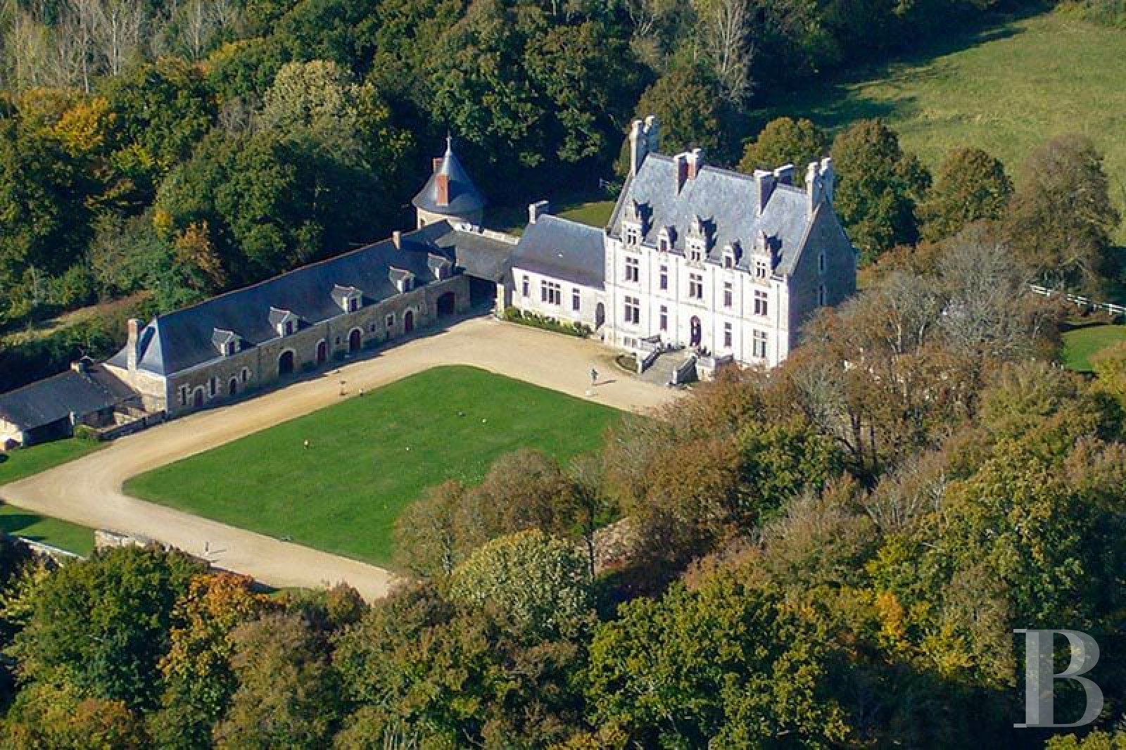 A family chateau in the heart of a vast 200-hectare estate north-west of Nantes, in the Loire-Atlantique - photo  n°23