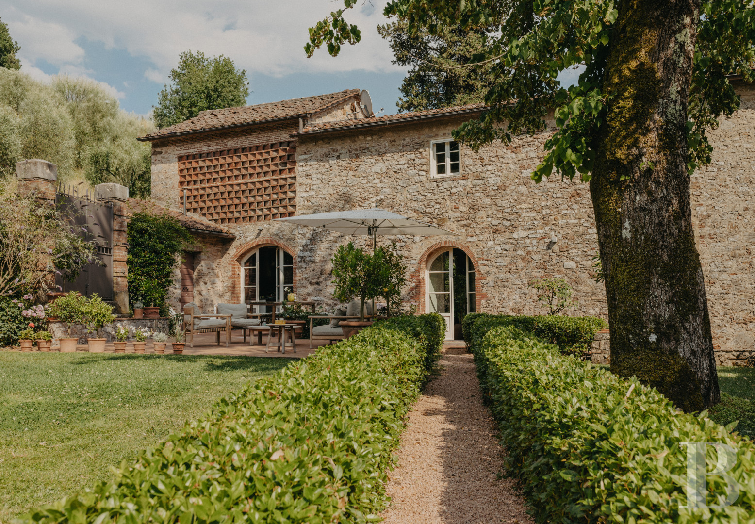 Stay in an old farmhouse nestled between the sea and the mountains north of Lucca, in Tuscany - photo  n°1