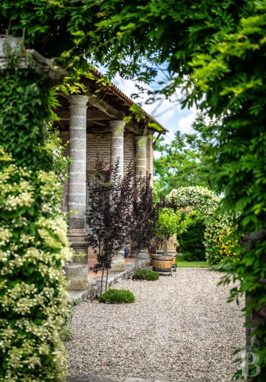 Dans le Lot-et-Garonne, au sud-est de Marmande, une demeure des 18e et 19e siècles en bordure du canal latéral de la Garonne - photo  n°2