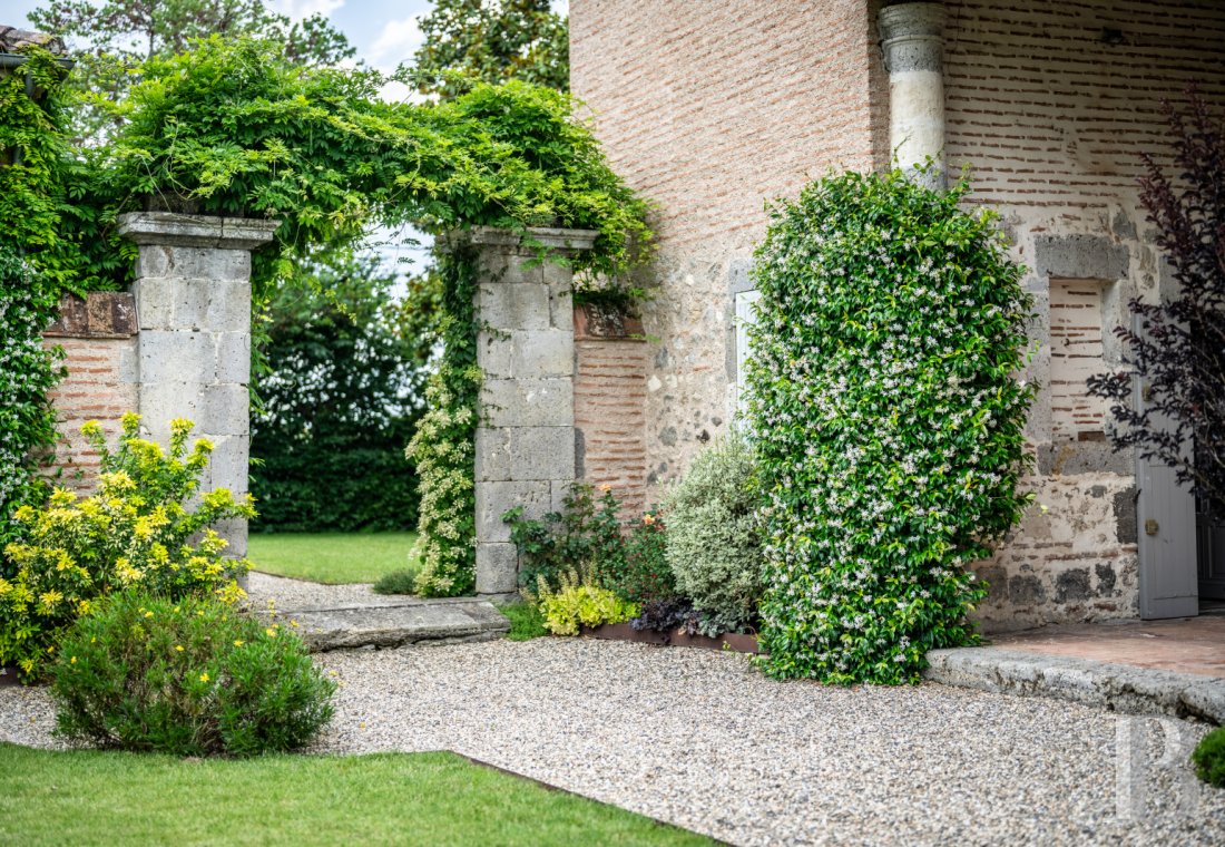 Dans le Lot-et-Garonne, au sud-est de Marmande, une demeure des 18e et 19e siècles en bordure du canal latéral de la Garonne - photo  n°9