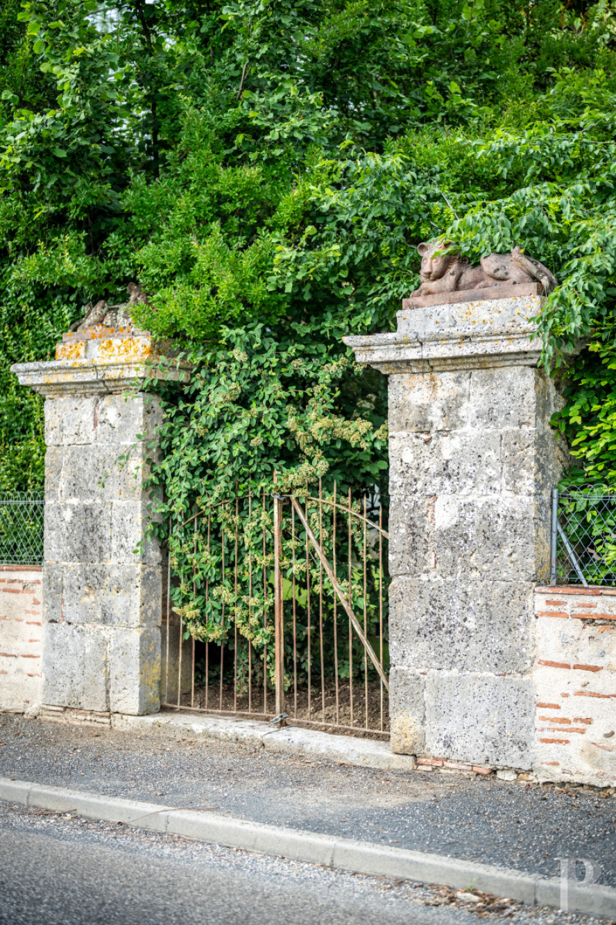 Dans le Lot-et-Garonne, au sud-est de Marmande, une demeure des 18e et 19e siècles en bordure du canal latéral de la Garonne - photo  n°30