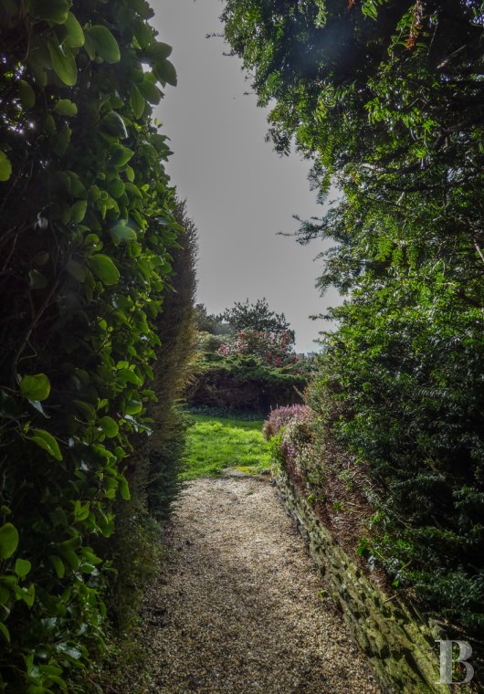 character properties France brittany   - 11