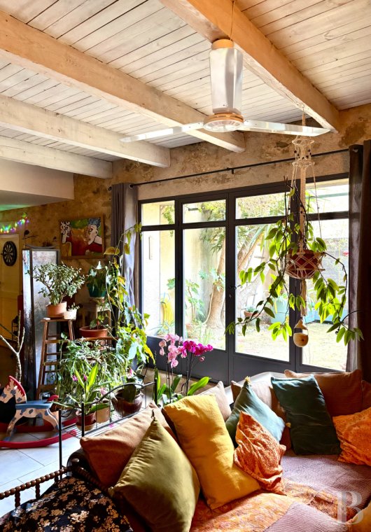 character properties France languedoc roussillon   - 3