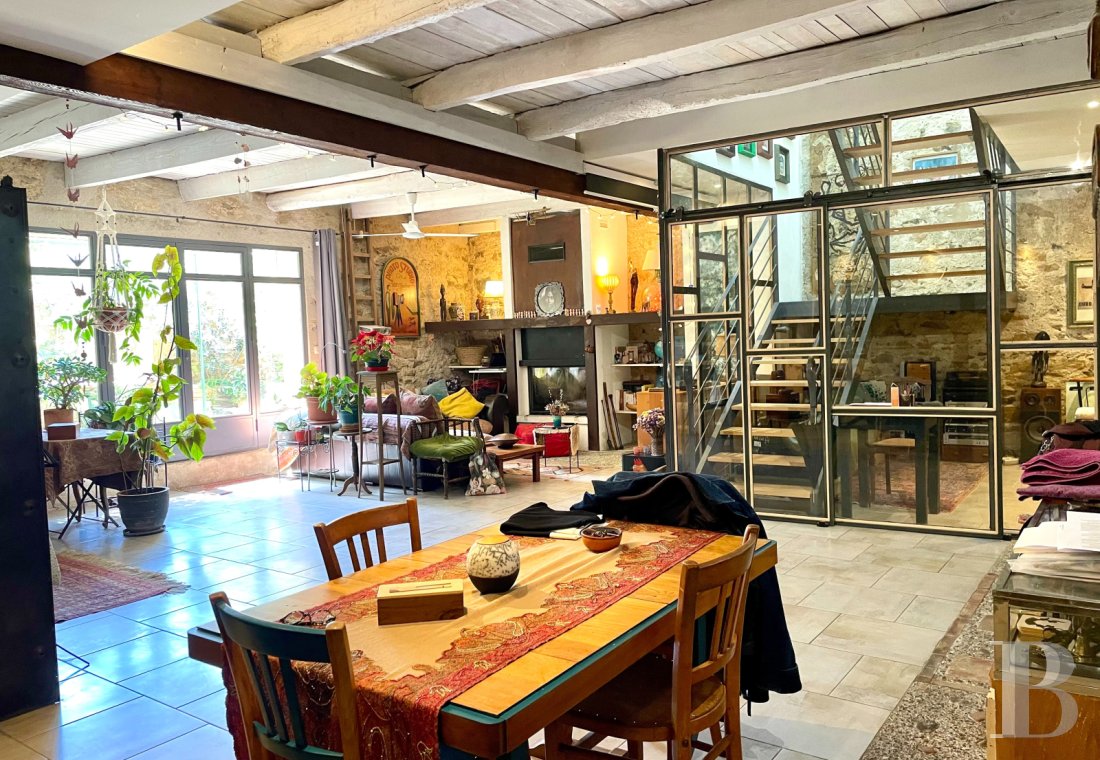 character properties France languedoc roussillon   - 1