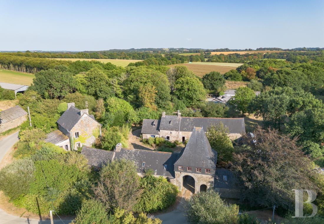 vieilles maisons francaises bretagne   - 1