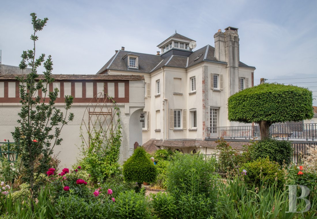 properties in town upper normandy   - 1