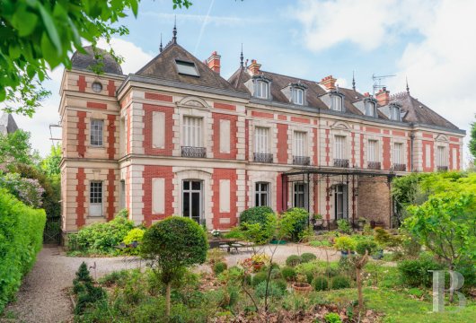 ile-de-france - À Soisy-sur-Seine, dans un château néo-classique non loin de la Seine,  un appartement en duplex et son grand jardin privatif