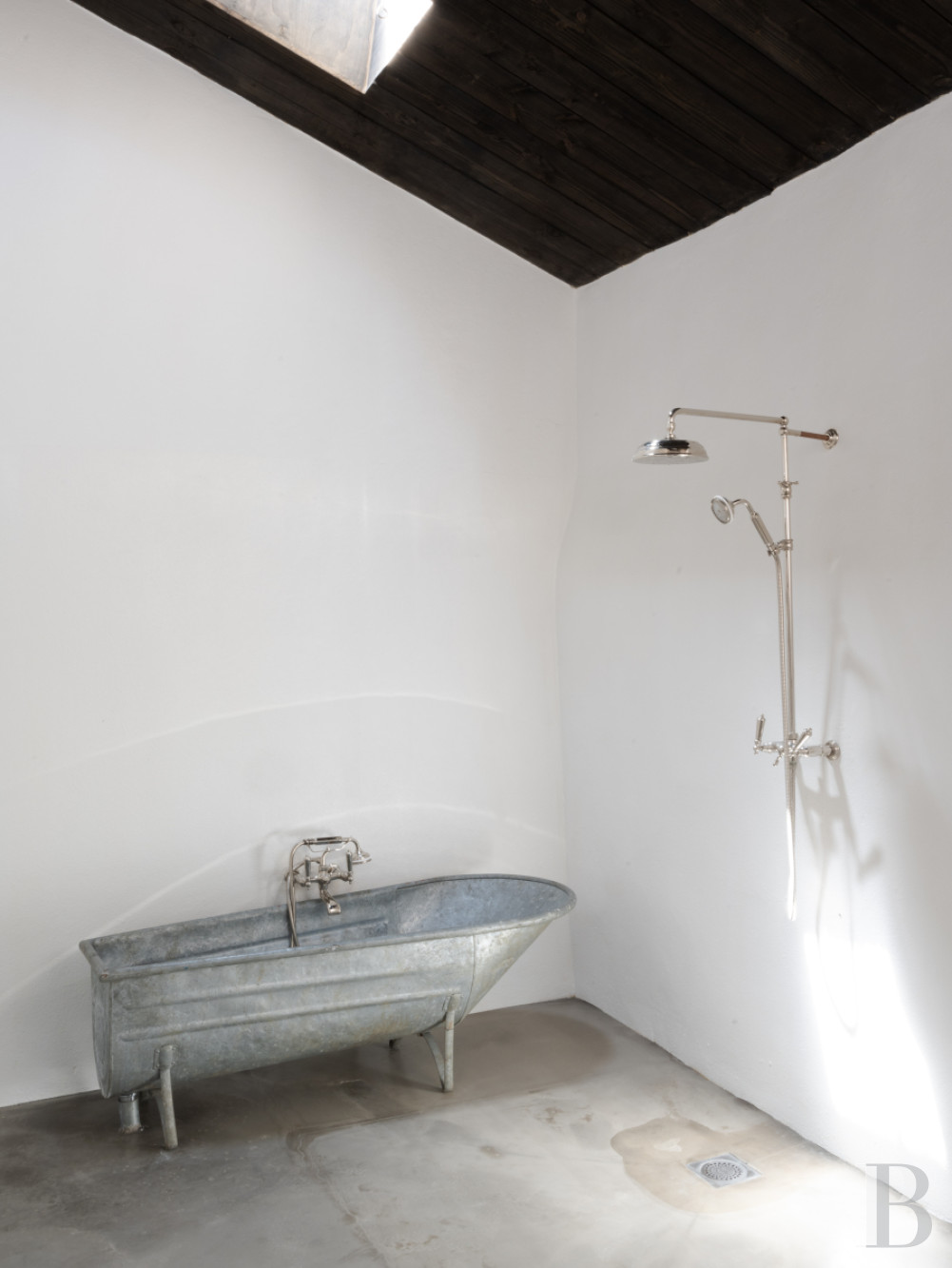 Dans le Gard, à Belvézet,  un ancien prieuré du 14e siècle au cœur du village - photo  n°12