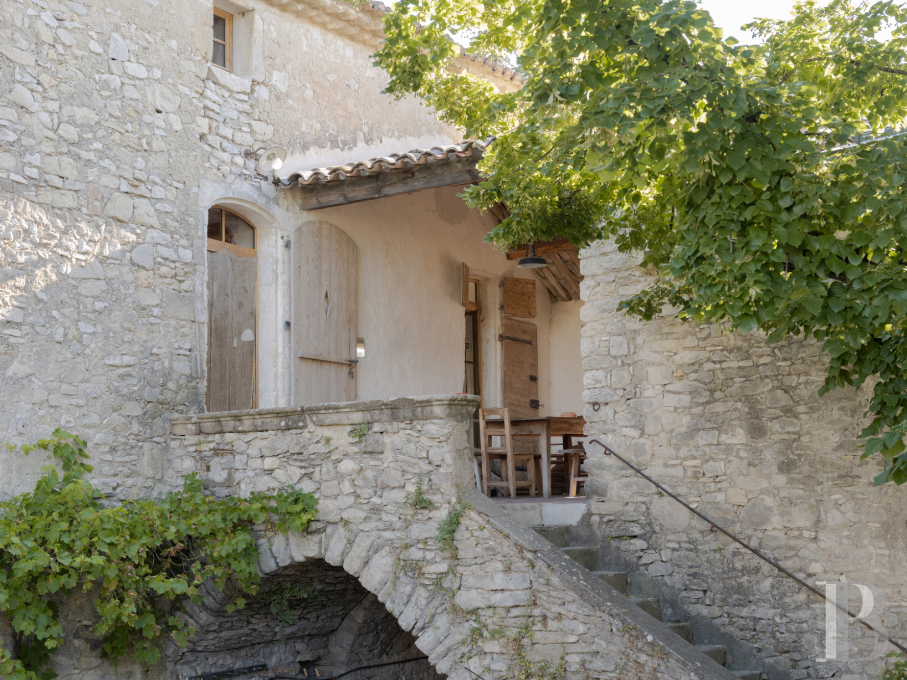 Dans le Gard, à Belvézet,  un ancien prieuré du 14e siècle au cœur du village - photo  n°22