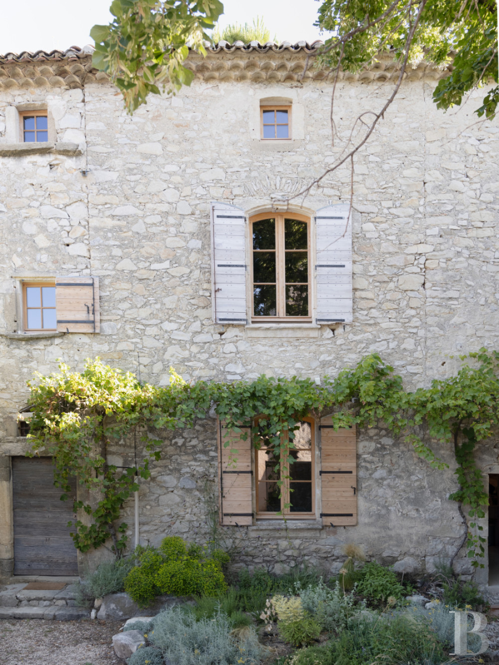 Dans le Gard, à Belvézet,  un ancien prieuré du 14e siècle au cœur du village - photo  n°14