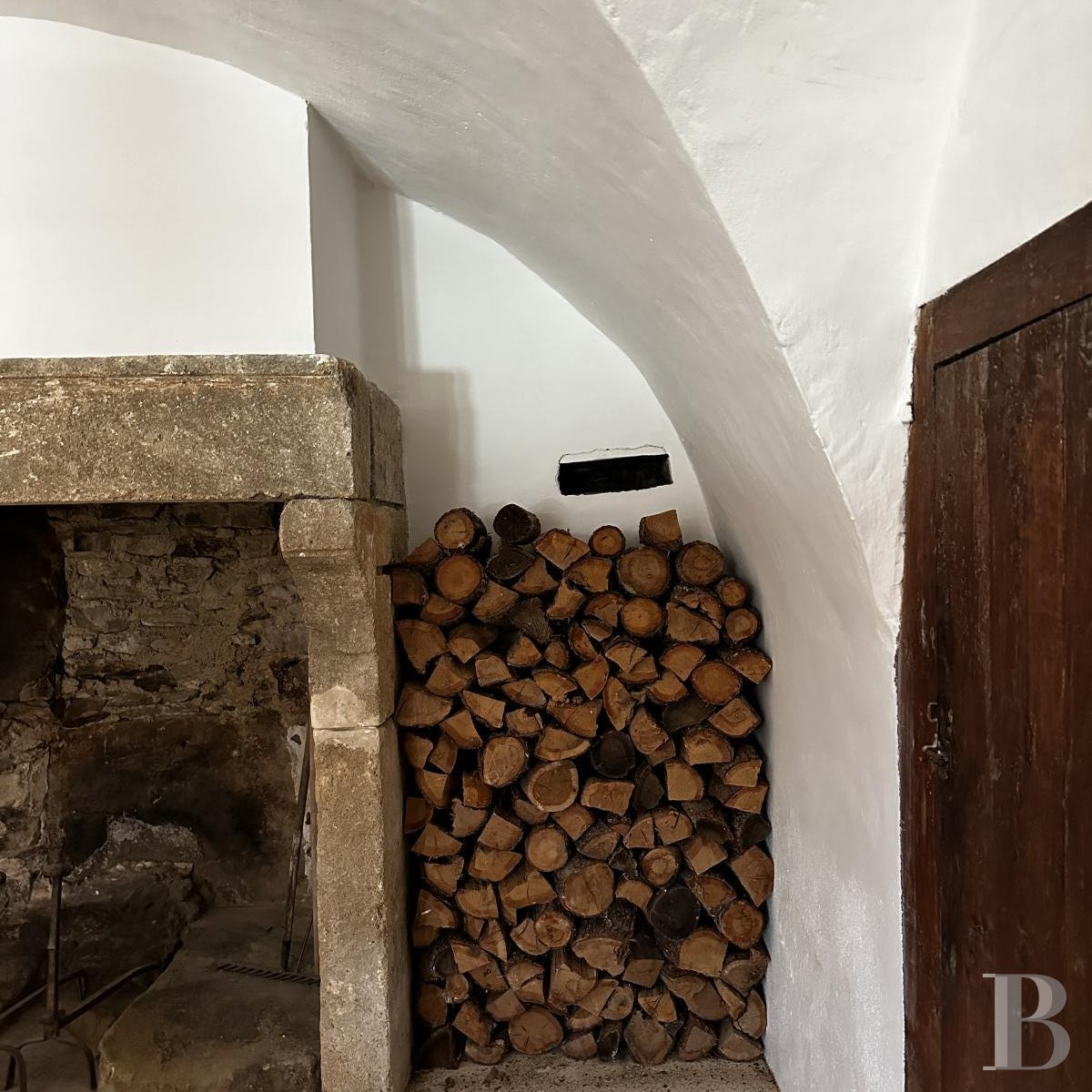 Dans le Gard, à Belvézet,  un ancien prieuré du 14e siècle au cœur du village - photo  n°6