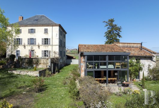 rhones-alpes - Entre plaine et monts du Forez,  une maison de maître et son ancien pigeonnier, sur un terrain de 5 000 m² avec pièce d'eau