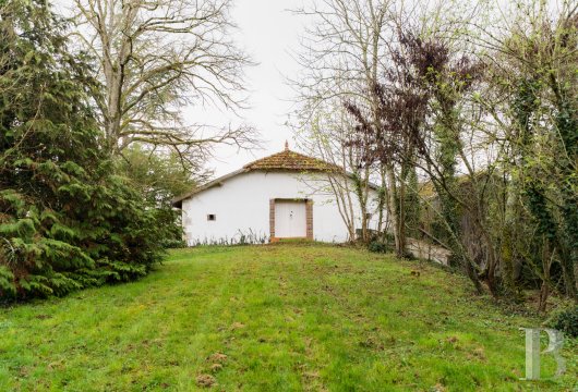 character properties France center val de loire   - 17