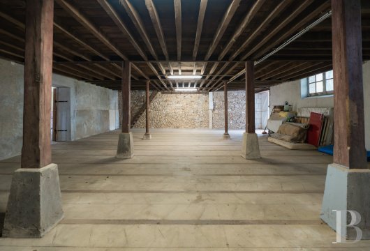 character properties France center val de loire   - 18