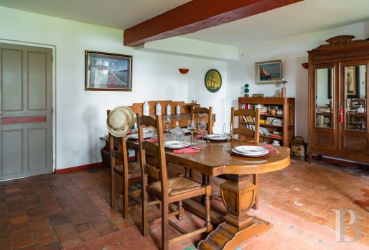 character properties France center val de loire   - 6