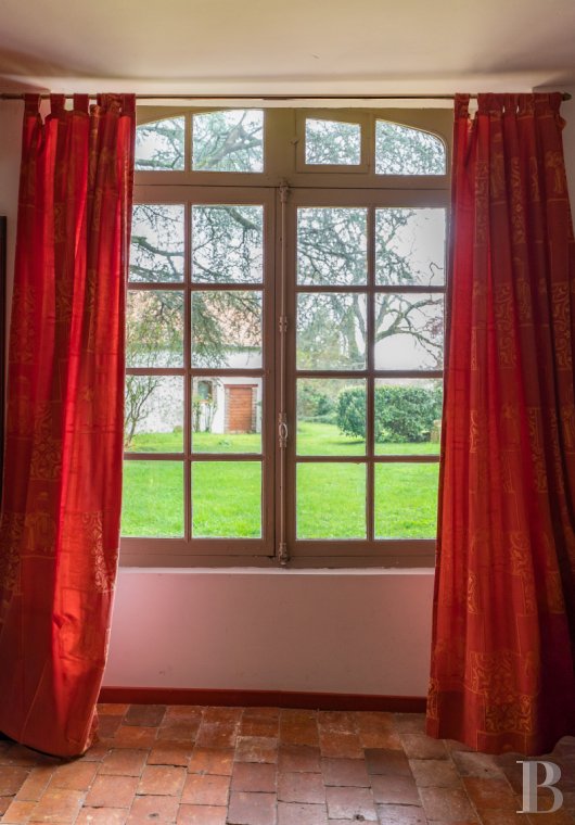 character properties France center val de loire   - 9