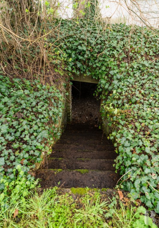 character properties France center val de loire   - 21