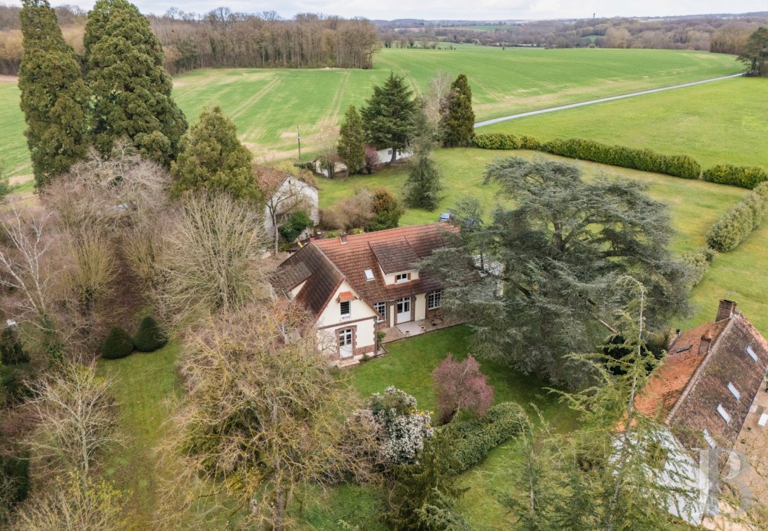 character properties France center val de loire   - 1