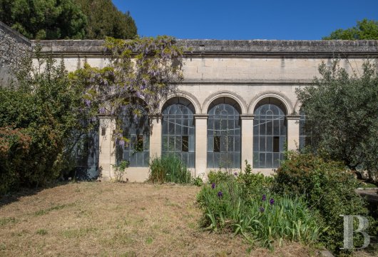 character properties France languedoc roussillon   - 17