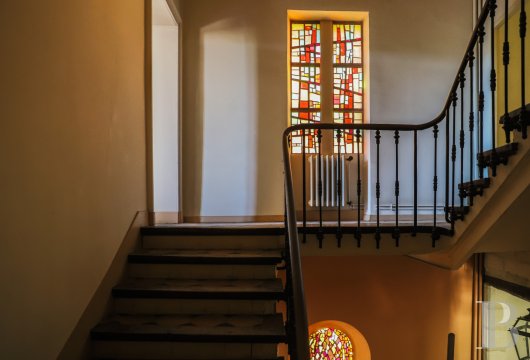 character properties France languedoc roussillon   - 10