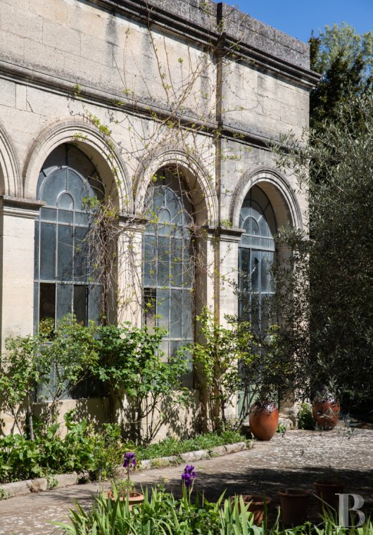 character properties France languedoc roussillon   - 2