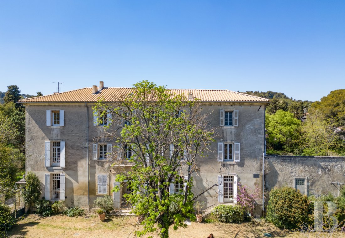 character properties France languedoc roussillon   - 1