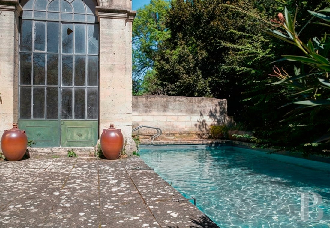 character properties France languedoc roussillon   - 4