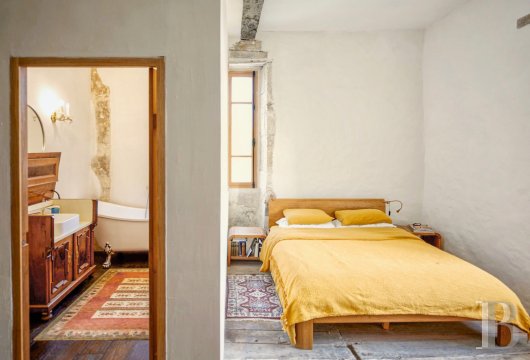 character properties France midi pyrenees   - 8