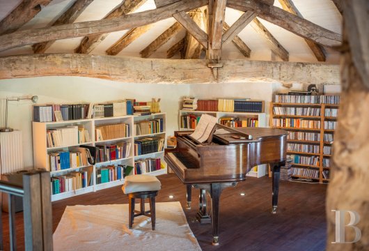 character properties France midi pyrenees   - 15