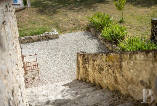 character properties France midi pyrenees   - 6