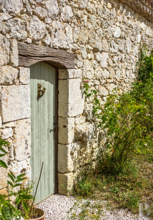 character properties France midi pyrenees   - 18