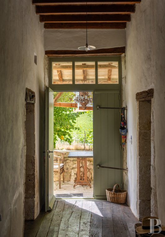 character properties France midi pyrenees   - 8