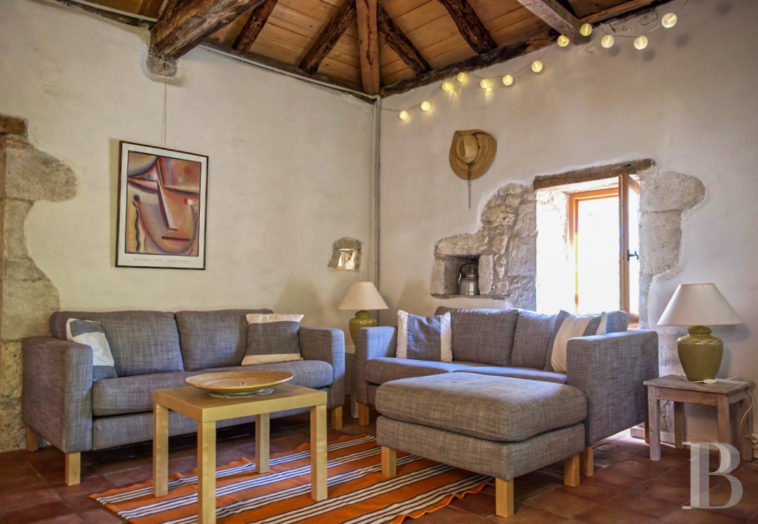 character properties France midi pyrenees   - 17