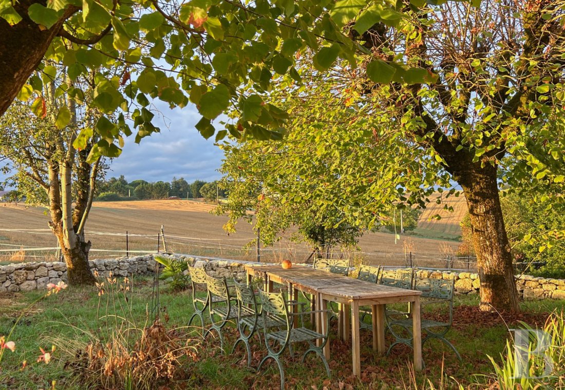 character properties France midi pyrenees   - 14