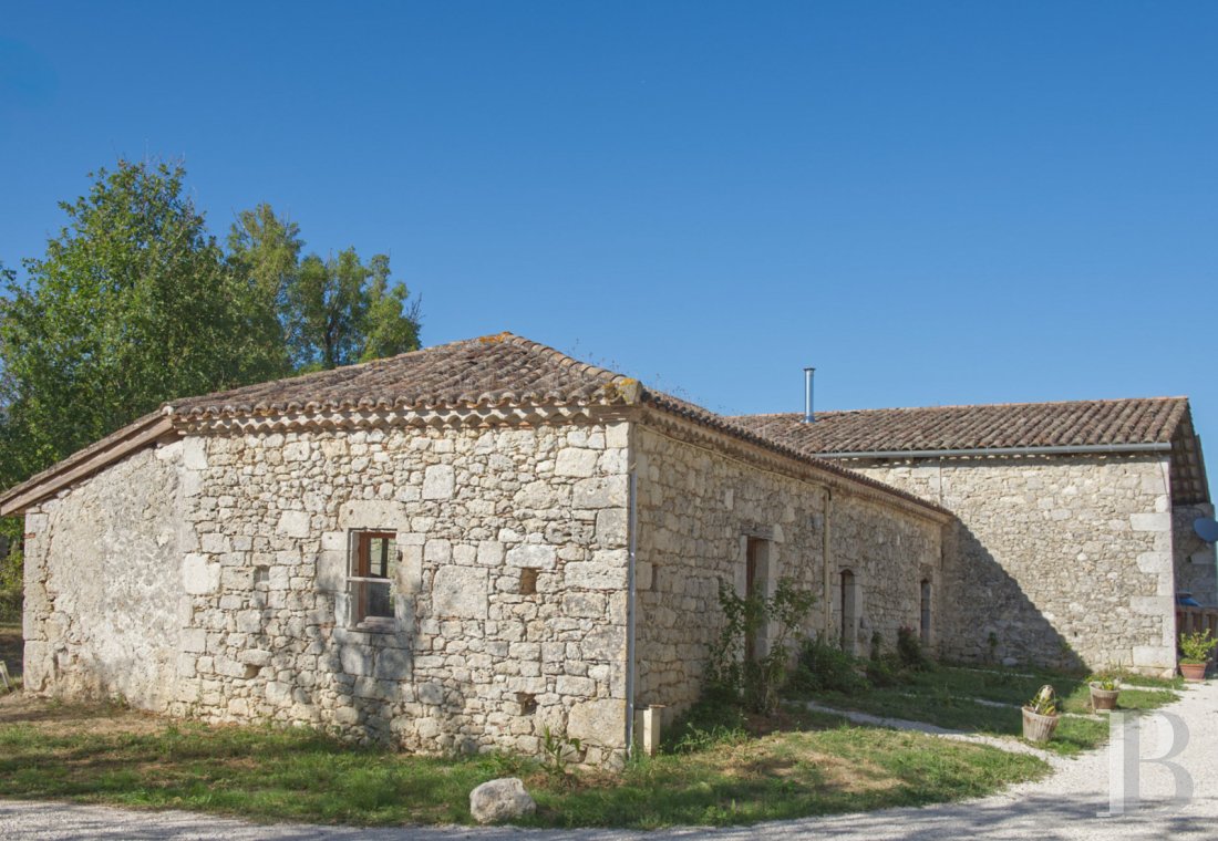 character properties France midi pyrenees   - 15