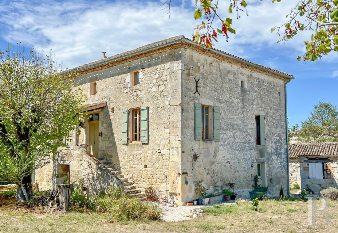 character properties France midi pyrenees   - 2