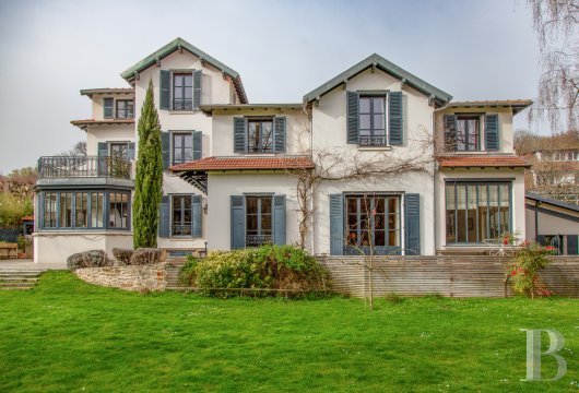 paris - Face aux étangs de Corot à Ville-d'Avray et loin du tumulte de la ville, une demeure de 340 m² avec six chambres