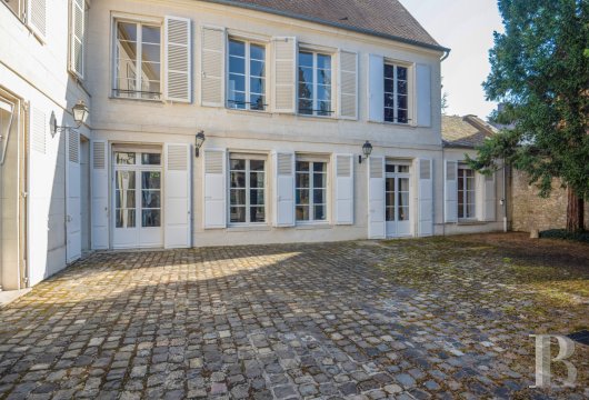 picardy - An 18th-century private mansion, set between a courtyard and a garden,  with two parking spaces, close to the chateau in Compiègne