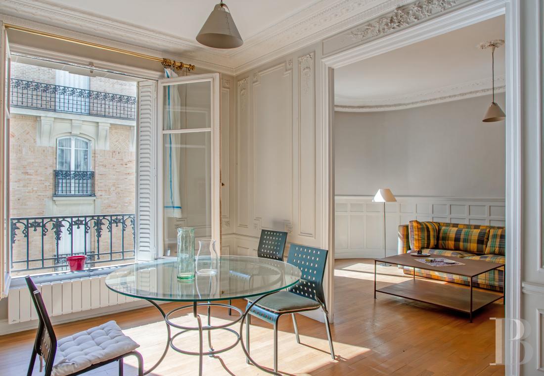 apartments for sale - ile-de-france - Rue Huysmans, au 4e étage d’un immeuble Art nouveau, un appartement de 70 m² aux décors intacts