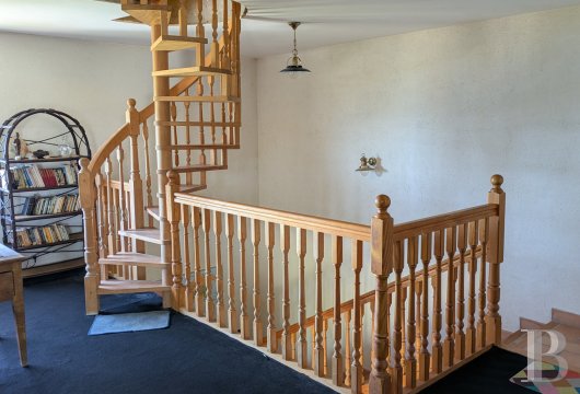 character properties France brittany   - 12