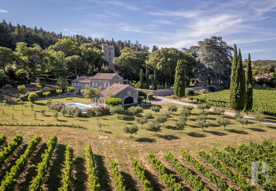 A former 17th-century farmhouse in the shadow of a chateau, in Saint-Alban-Auriolles in the Ardèche - photo  n°23