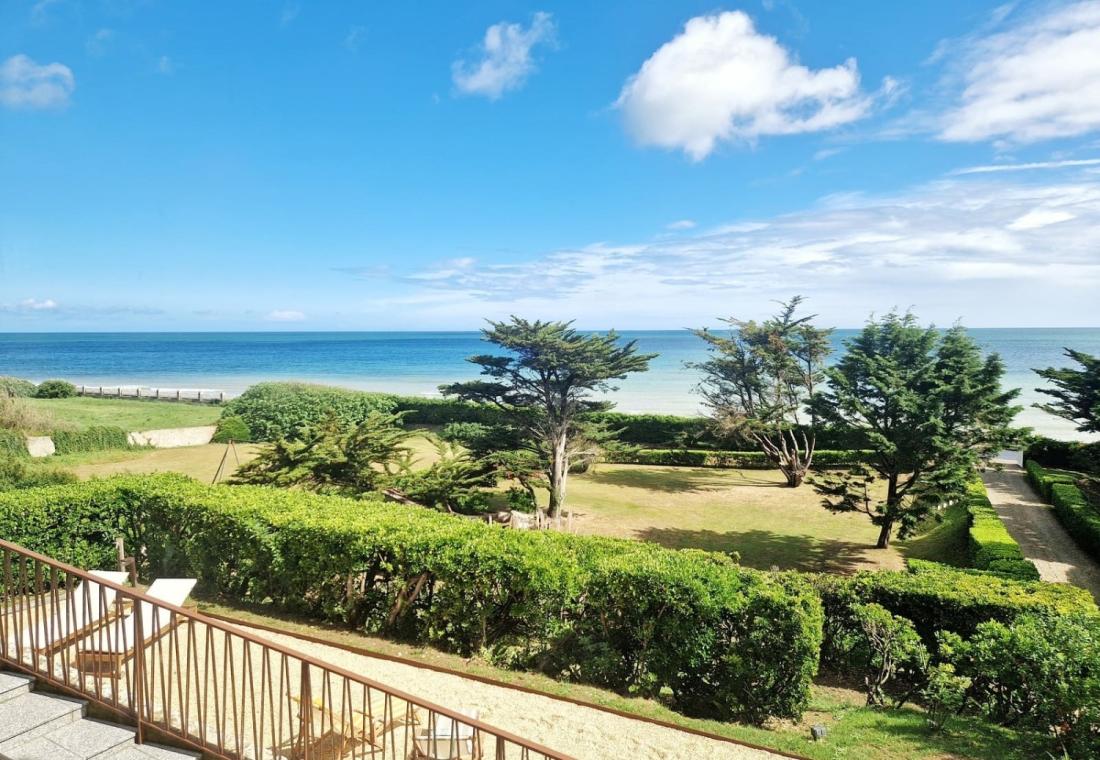 Dans le Calvados, à Vierville-sur-Mer, une villa surplombant Omaha Beach - photo  n°31