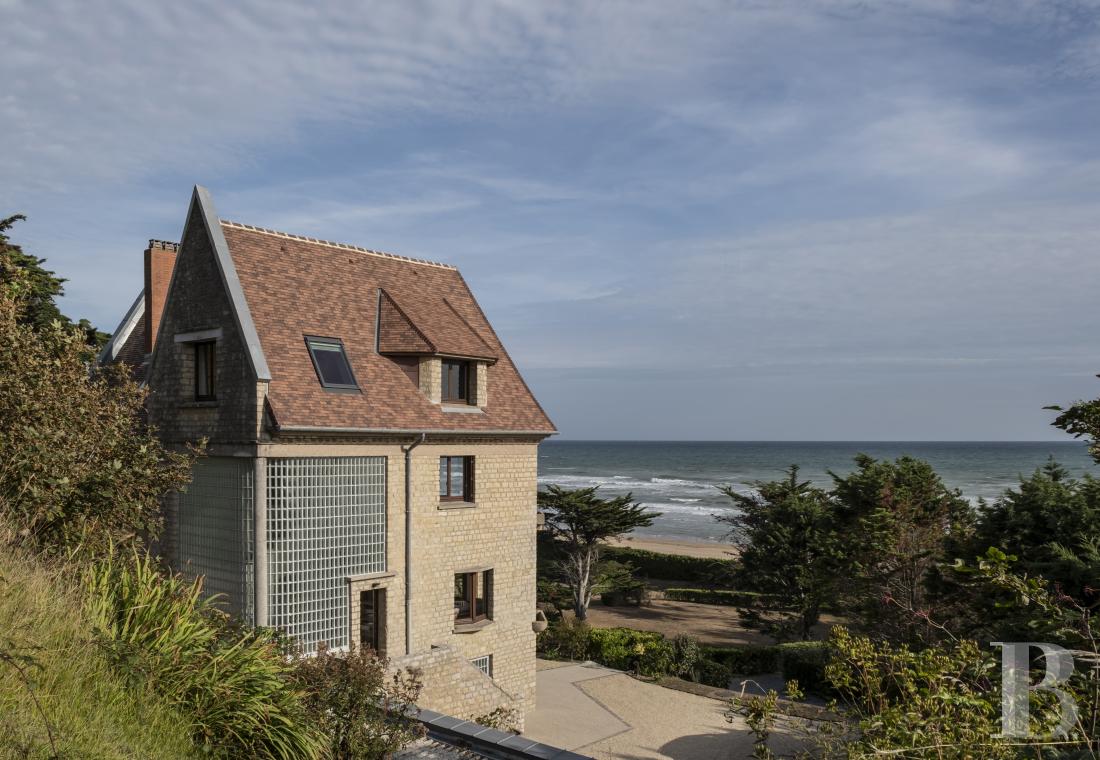 A villa overlooking Omaha Beach in Vierville-sur-Mer, in Calvados - photo  n°1